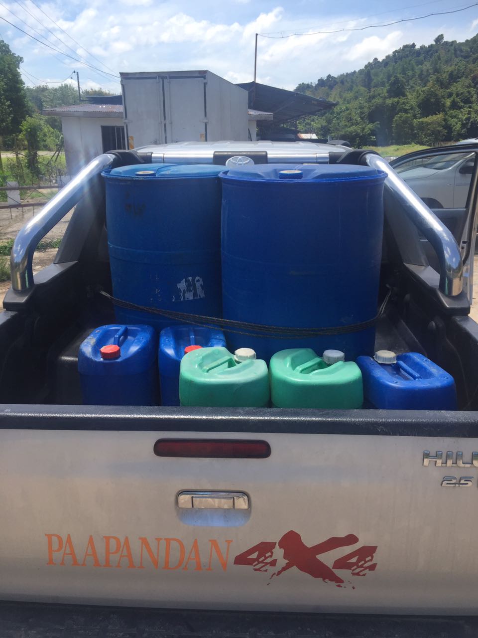 Organic Fertilizer Pickup from Papar Distribution Center- 21 FEB 2017 Organic Fertilizer Pickup from Papar Distribution Center- 21 FEB 2017