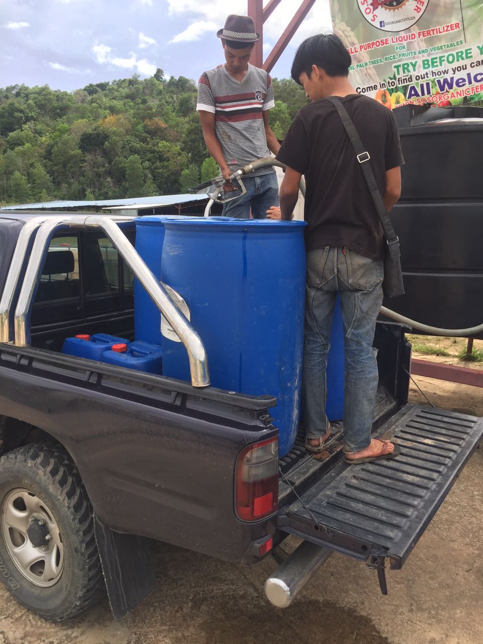 Organic Fertilizer Pickup – Papar Storage & Distribution Center 30 March 2017 Organic Fertilizer Pickup – Papar Storage & Distribution Center 30 March 2017